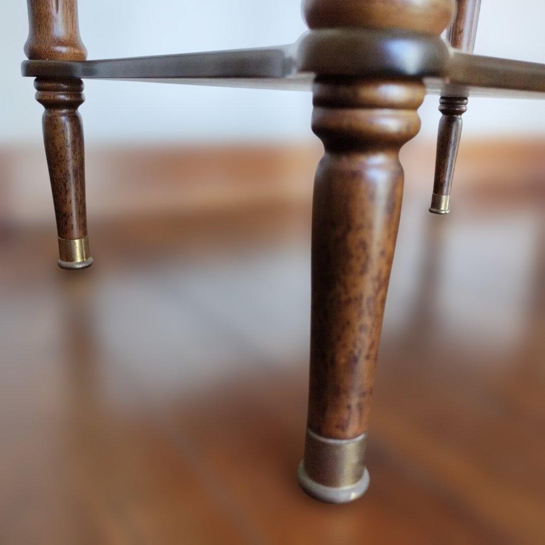 マレーシア製 クラシック 木製サイドテーブル　引き出し付き／アンティーク調