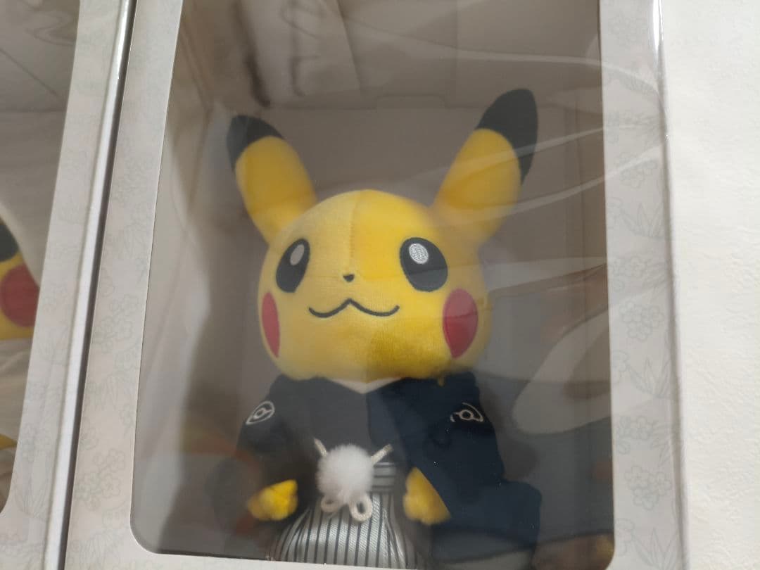 ポケモンセンター ぬいぐるみ ピカチュウ メスのすがた オスのすがた