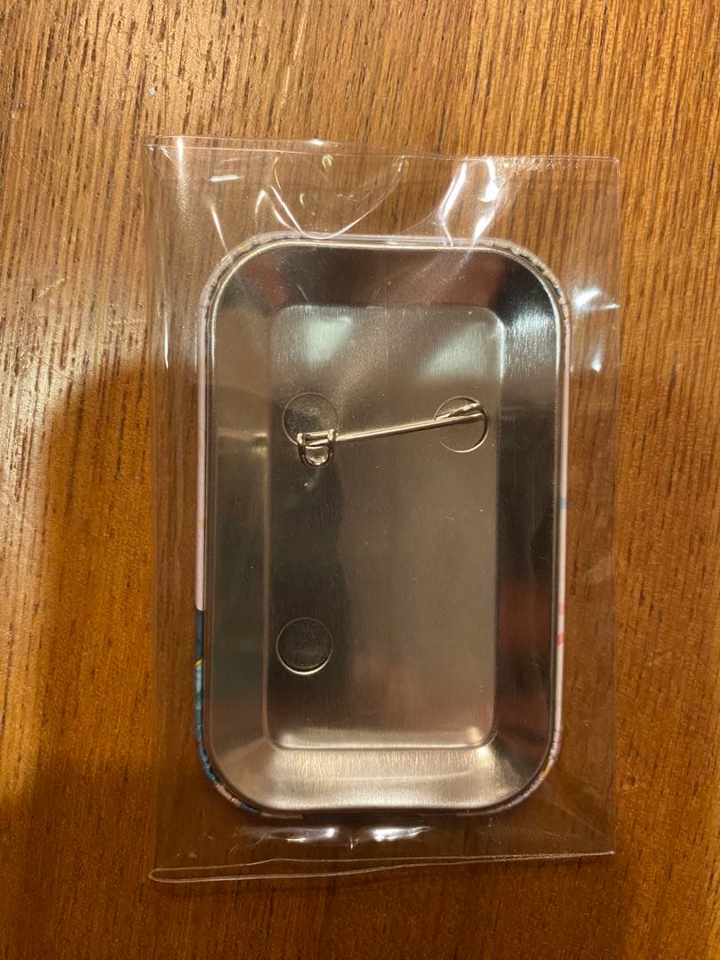 紬ヴェンダース　スクエア缶バッジ サマポケチャレンジ