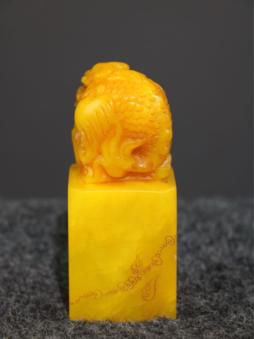 時代物　天然 田黄石彫刻　龍魚　文房具　印鑑　縁起物　アンティーク