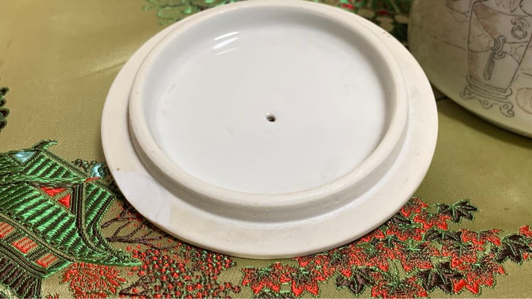 シノワズリ　中国　清朝後期　アンティーク　白磁漢詩彫り　複数落款　急須