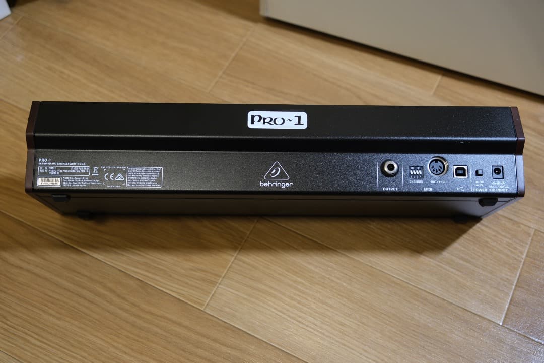 Behringer Pro-1 アナログシンセサイザー　値下げ