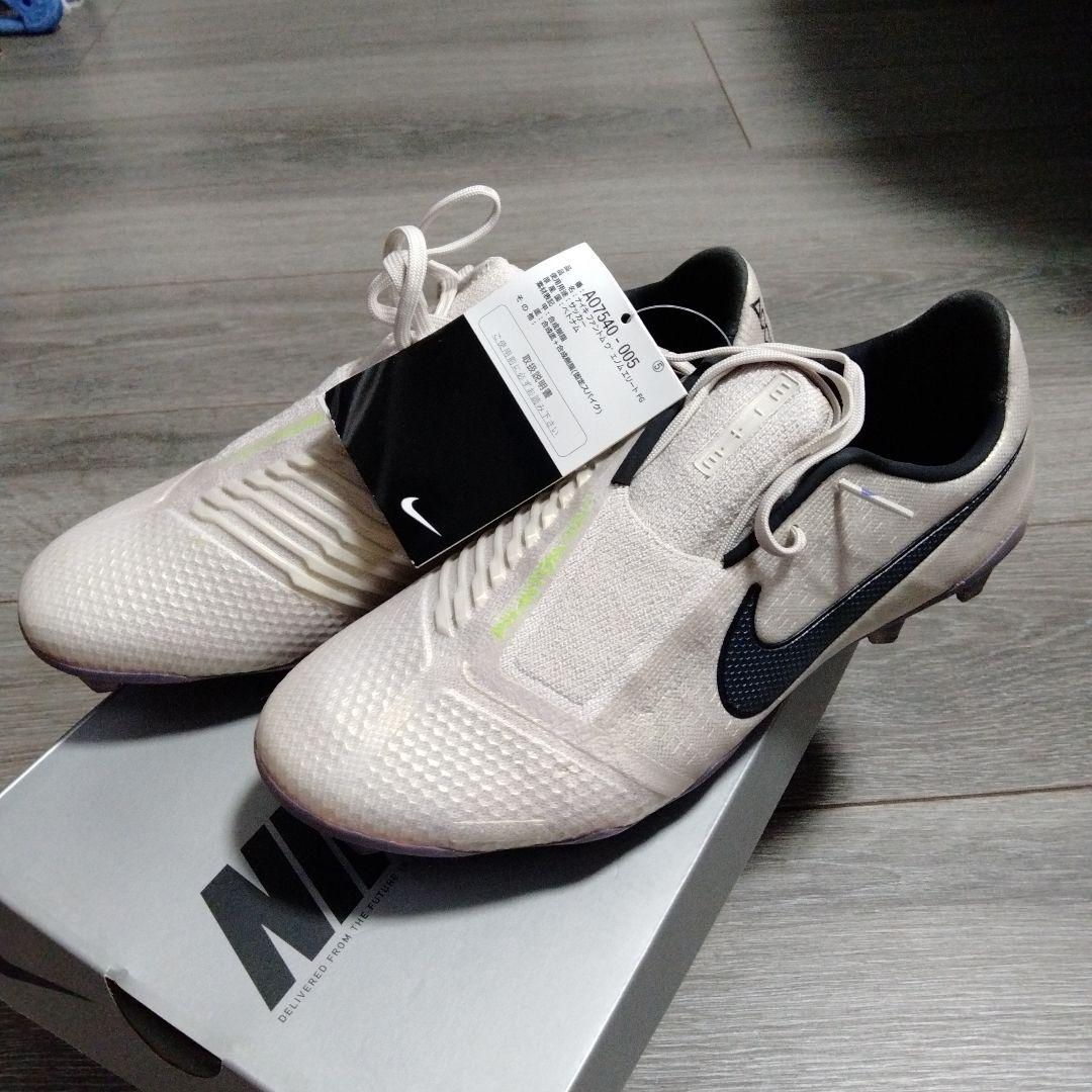 サッカースパイクNIKE ファントムヴェノムElite FG 25.0cm
