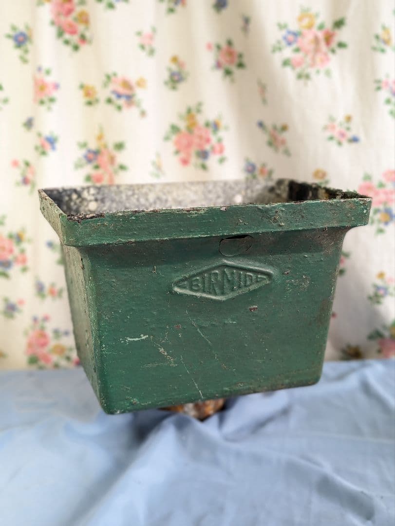 イギリス アンティーク アルミ製 壁掛けプランター 植木鉢 ドレインホッパー