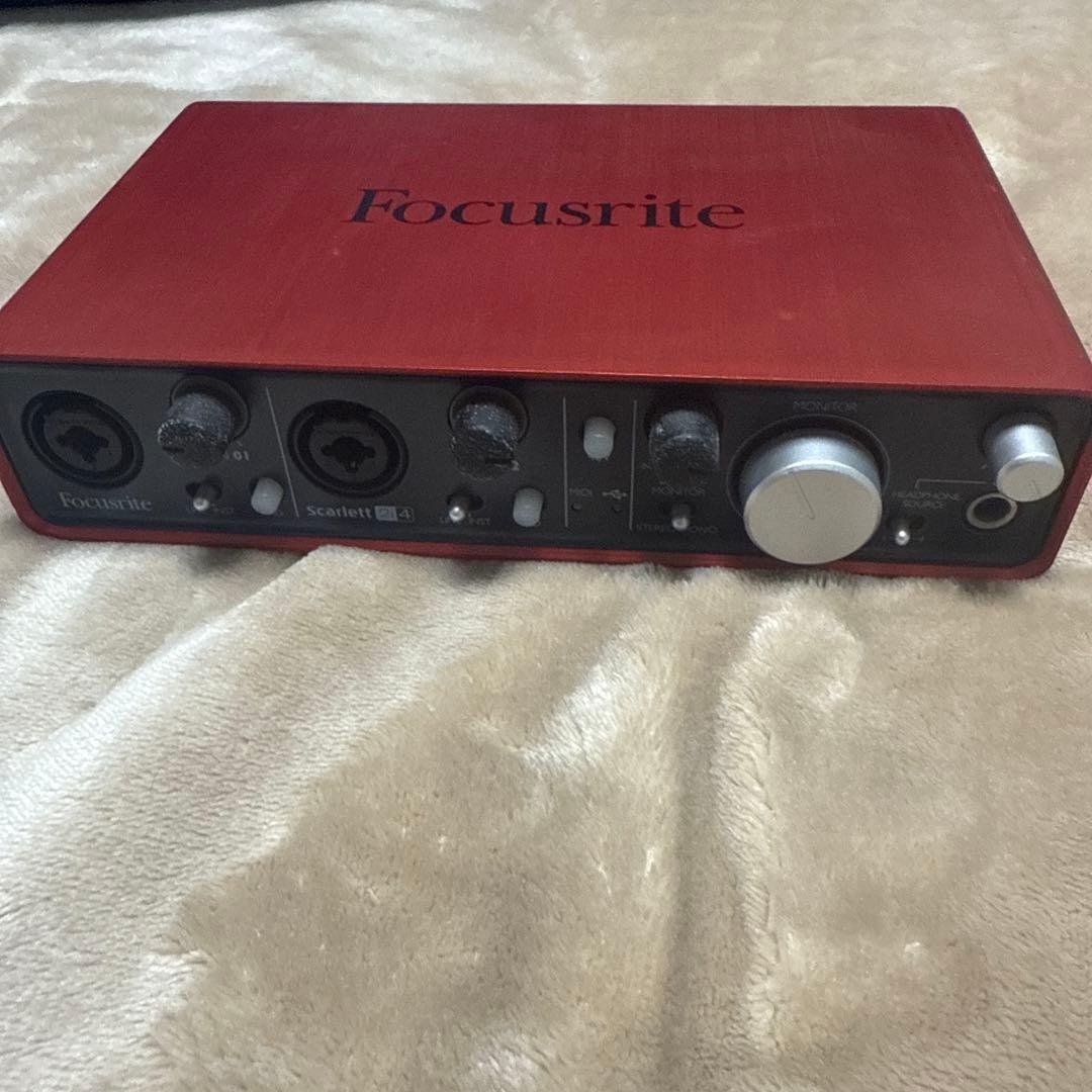 Focusrite Scarlett 2i4 オーディオインターフェイス