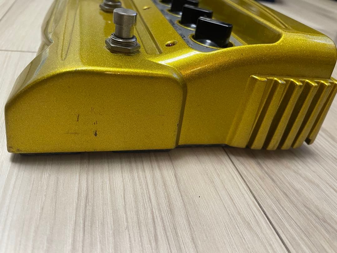 LINE 6 DM4 Distortion Modelerゴールド