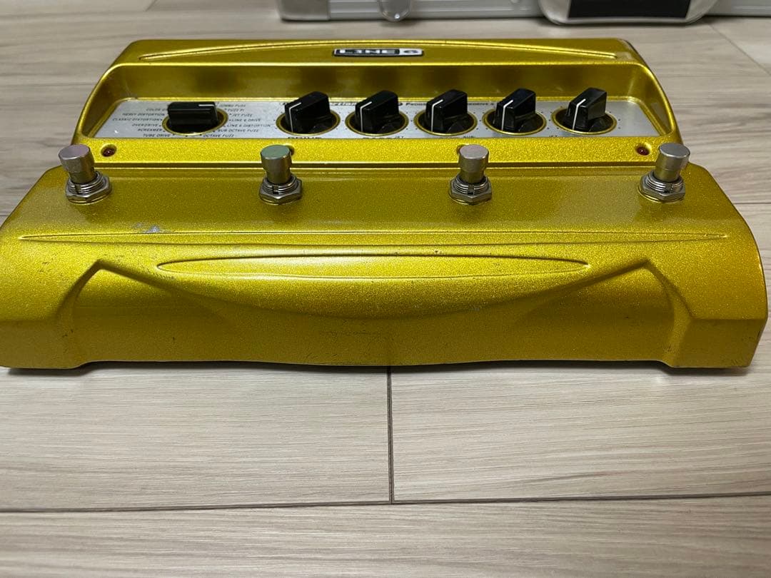 LINE 6 DM4 Distortion Modelerゴールド