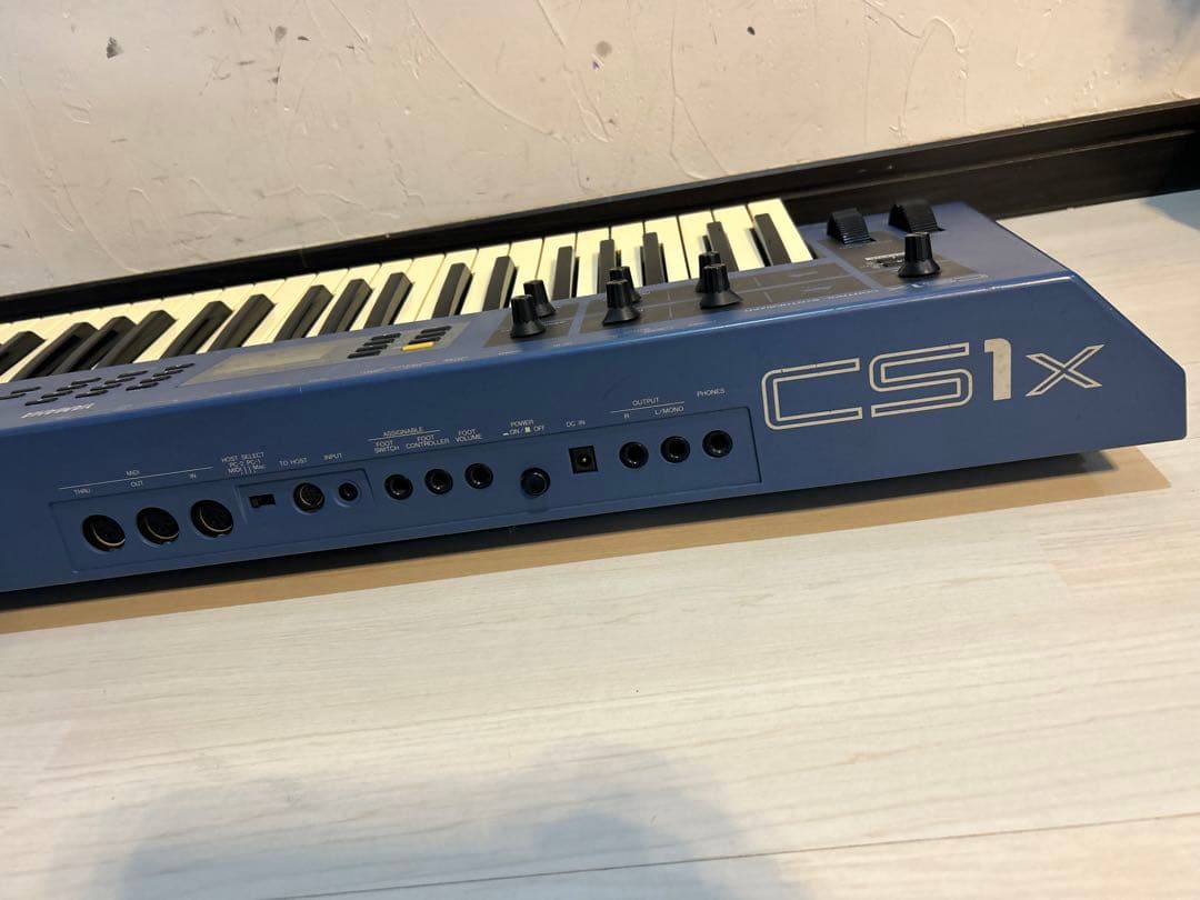 YAMAHA CS1X デジタルシンセサイザー