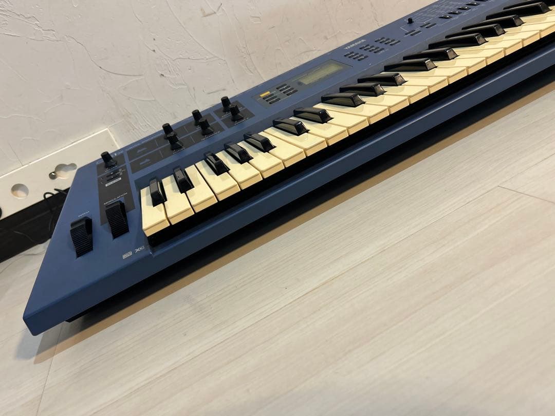 YAMAHA CS1X デジタルシンセサイザー