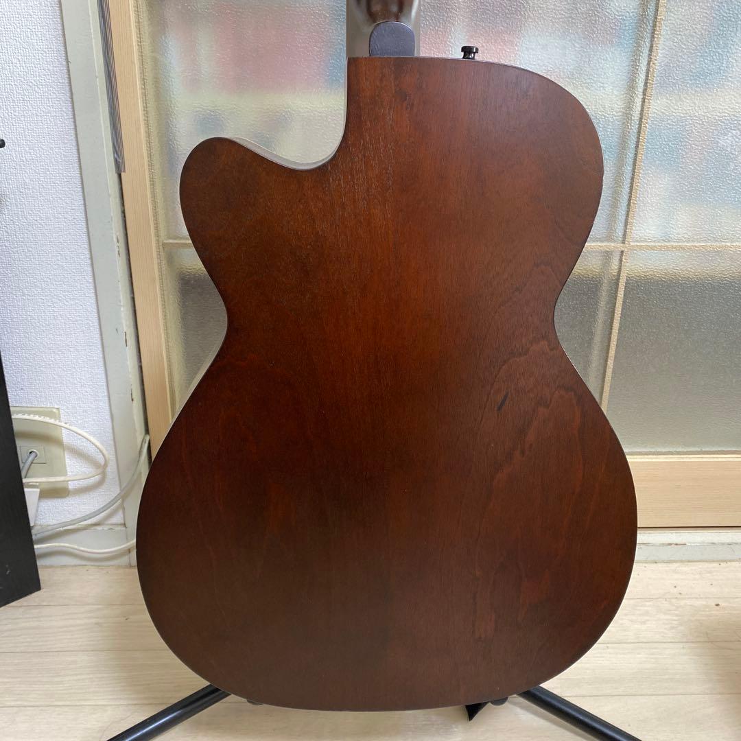 Art & Lutherie Legacyカッタウェイ バーボンバースト