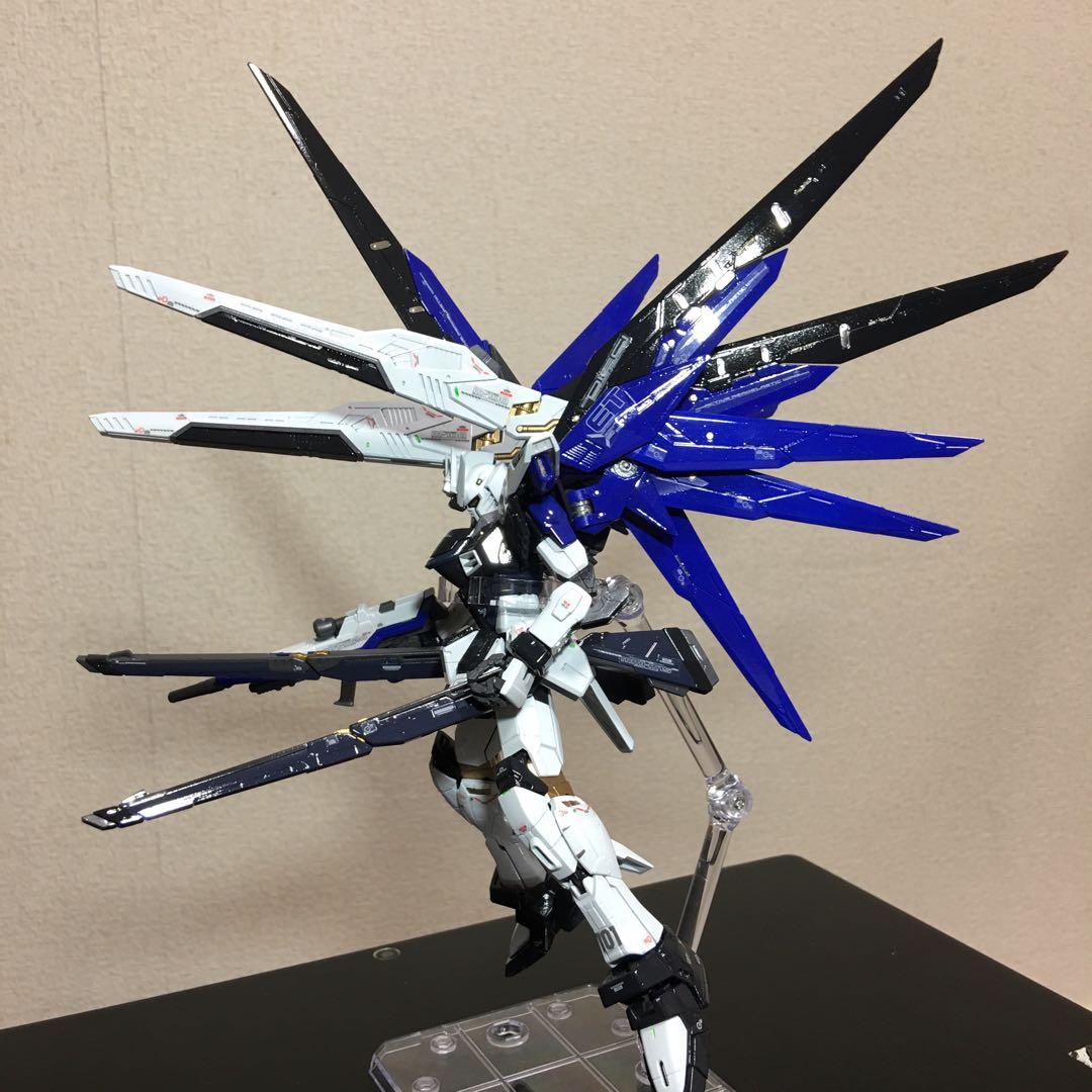 ガンプラ 1/144 RG フリーダム ガンダム 完成品 ガンダムSEED