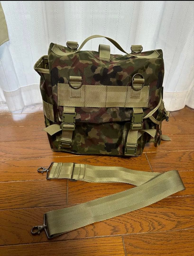 迷彩 ショルダーバッグ ナイロン製 雑嚢