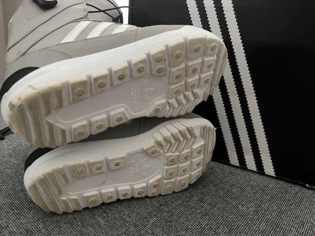 ≡ adidas ≡ スノーボードブーツ グレー