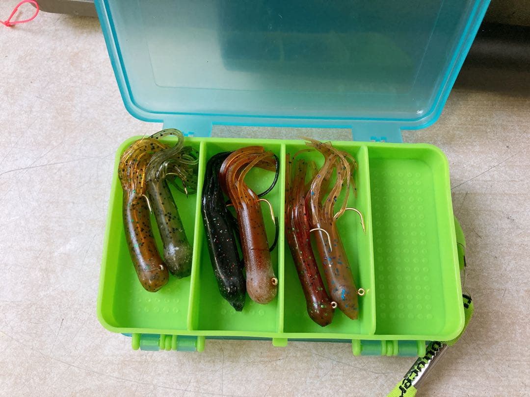 舞*茸様 【まとめ売り】釣具セット ルアー ワーム ケース付き バス釣り 大量セ