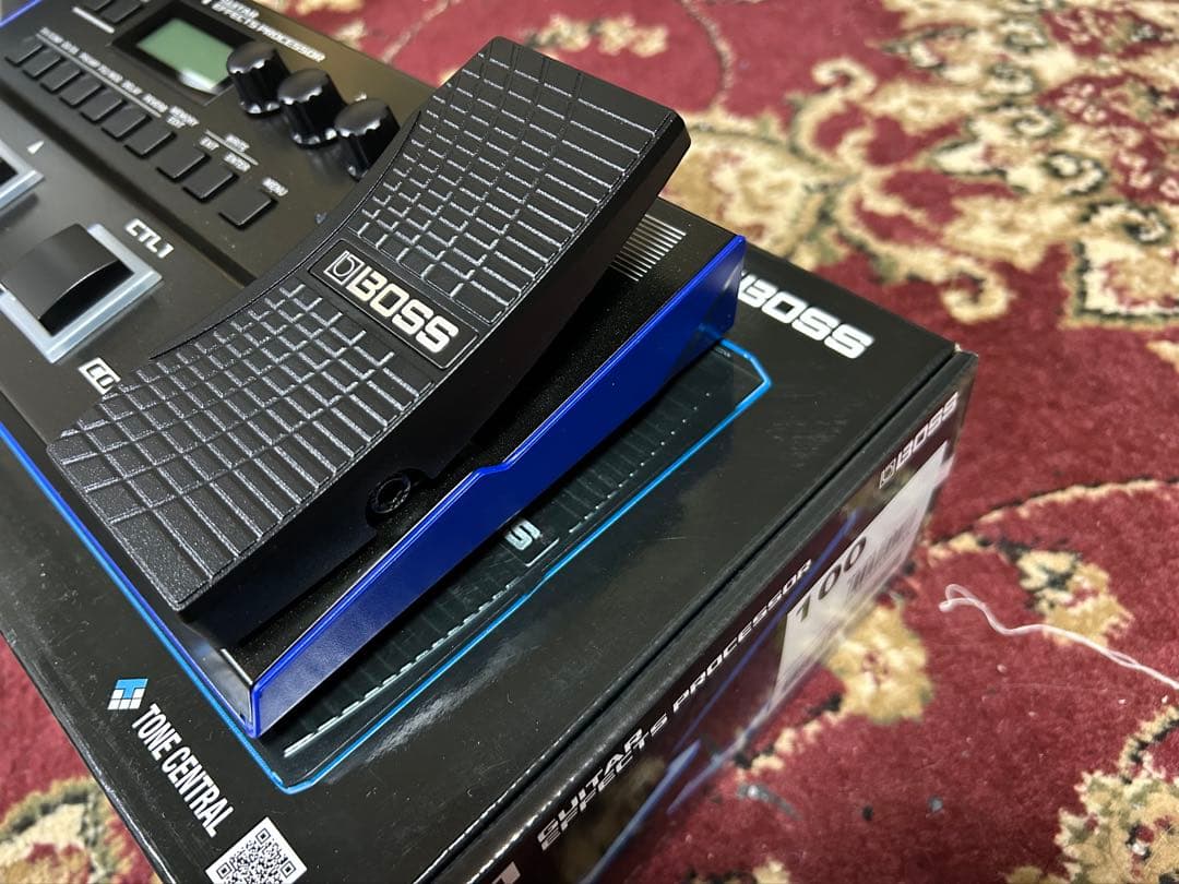 BOSS GT-1 アダプタ付き　美品　保障期間内