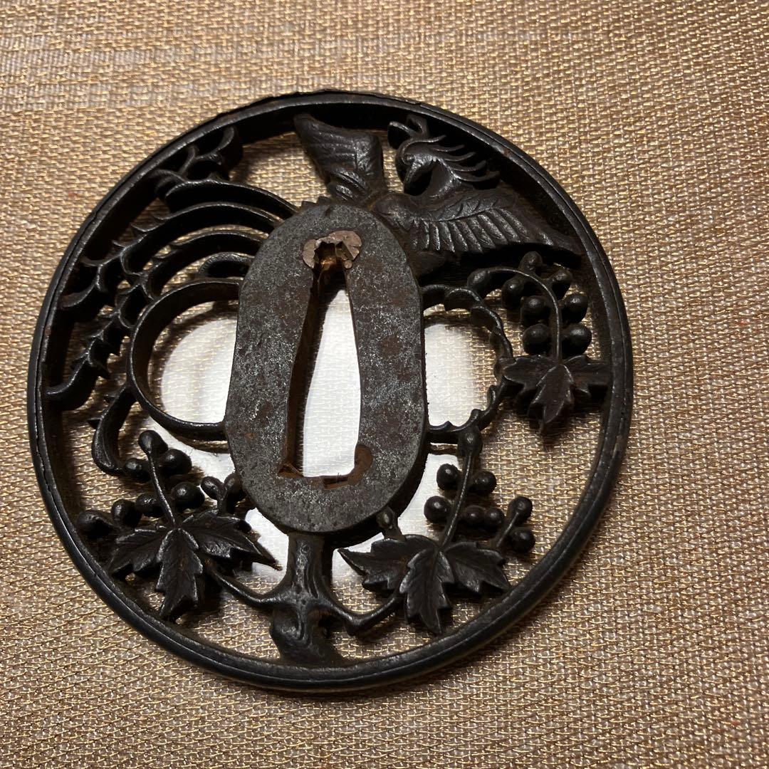 葉と鳥の彫刻 鉄製 鍔(つば)