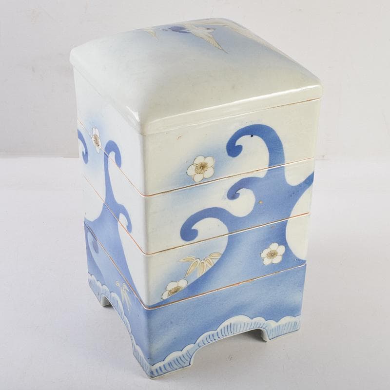 瀬戸焼　古瀬戸　染付　松竹梅文　四方四段重鉢　重箱　時代箱付　D　R9468B