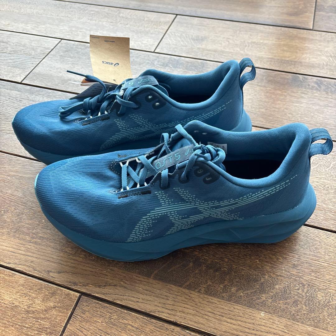 アシックス　ノバブラスト5 28センチ