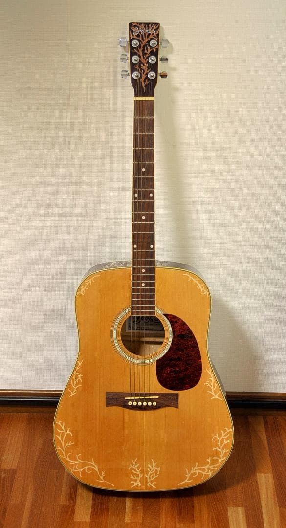 お店演出用に！★彫刻ギター「人目を引くためのオブジェ」　カフェラウンジや舞台に♪