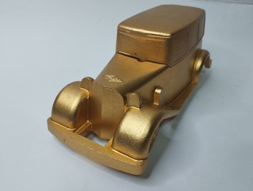 アンティーク調 ゴールドレトロカー 記念モデル 小物入れ（1920–2000)