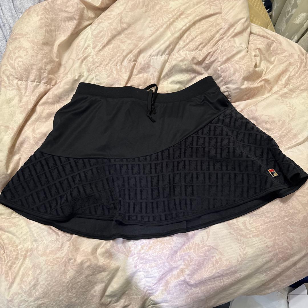 フィラ　新作　スコート　新品　XLサイズ