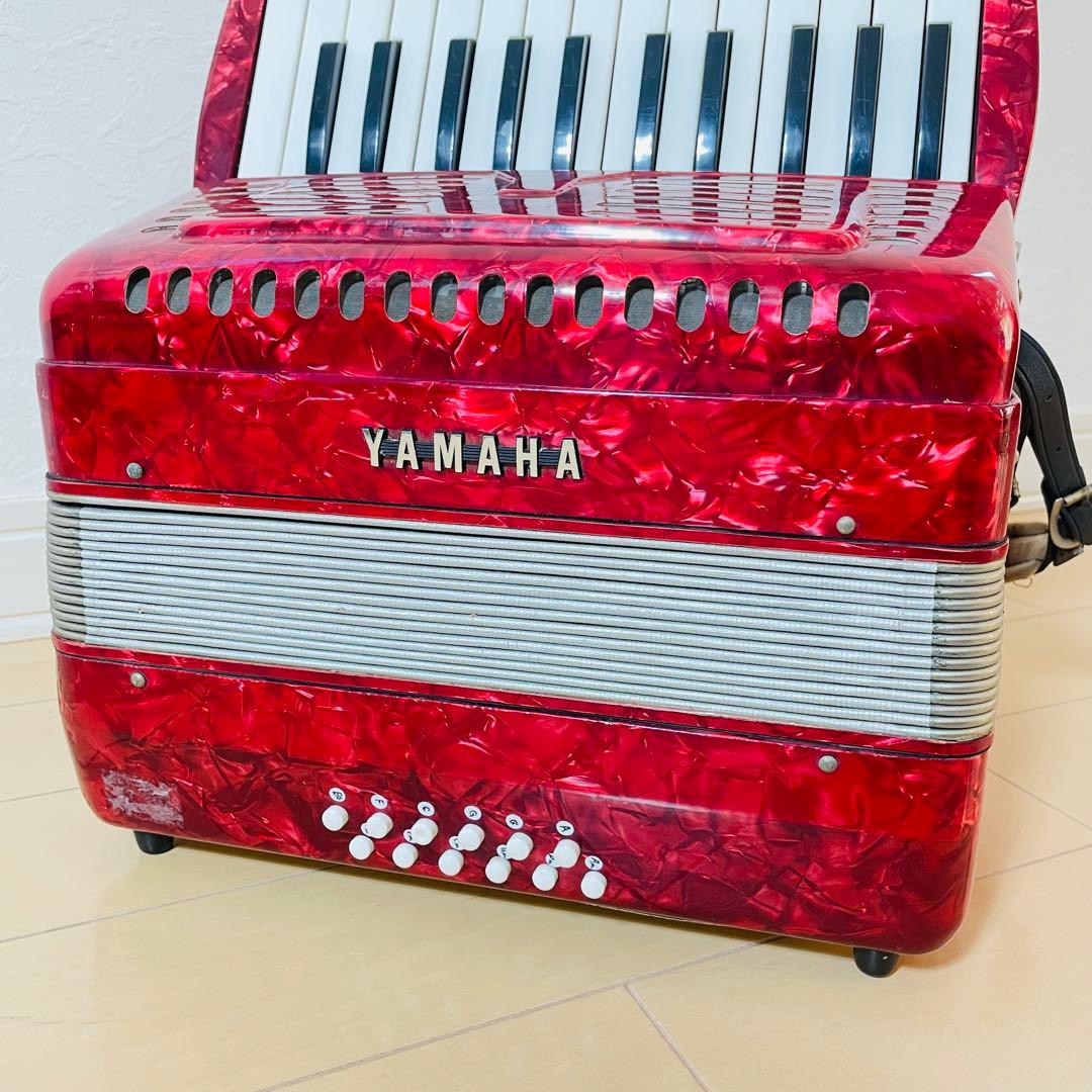 【良品】YAMAHA アコーディオン 25鍵盤 赤 ストラップ付 8905