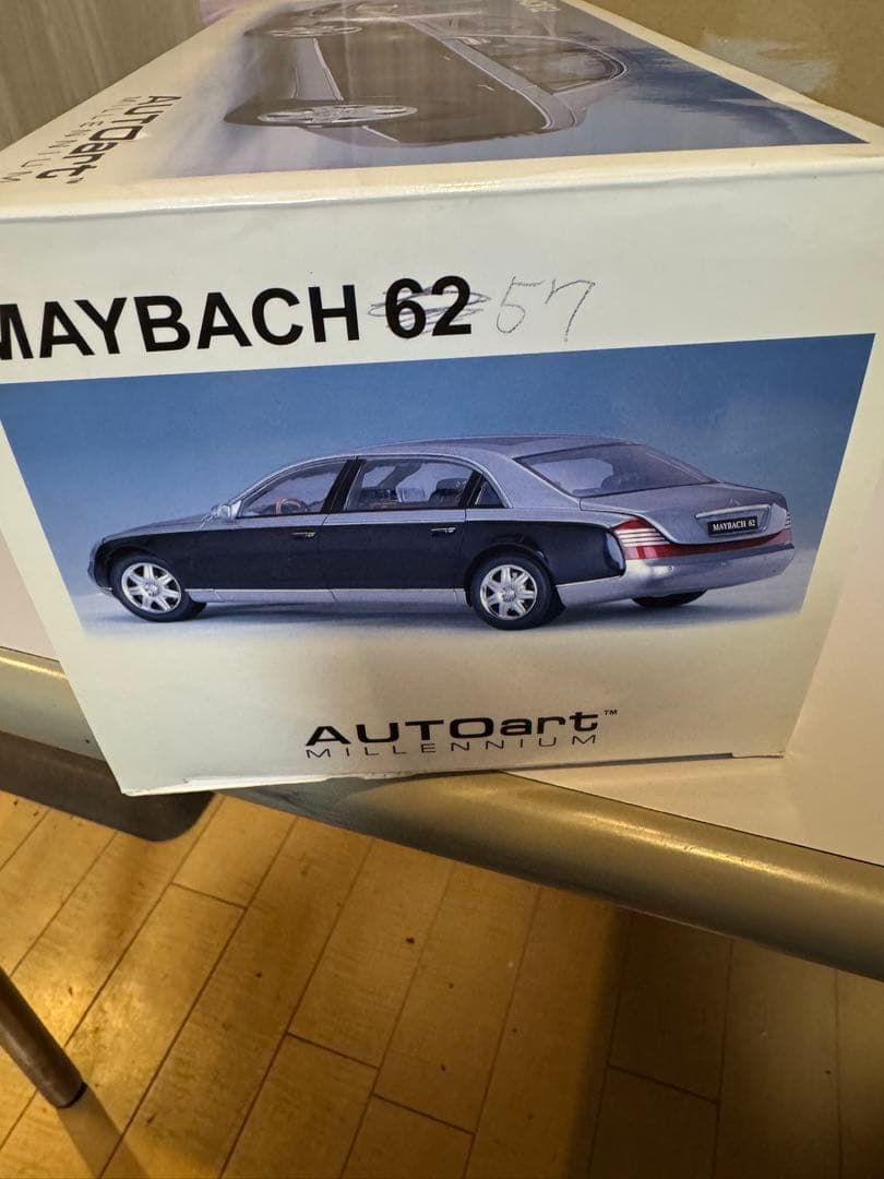 AUTOart MAYBACH 57ミニカー 1:18