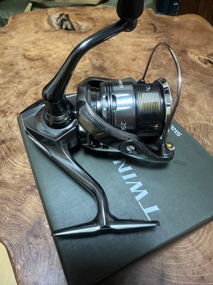 普*す様 SHIMANO 24 ツインパワー 2500SHG