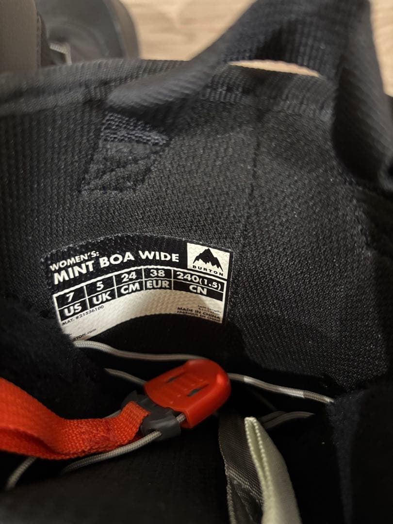【美品】BURTON MINT BOA WIDE 24.0cm