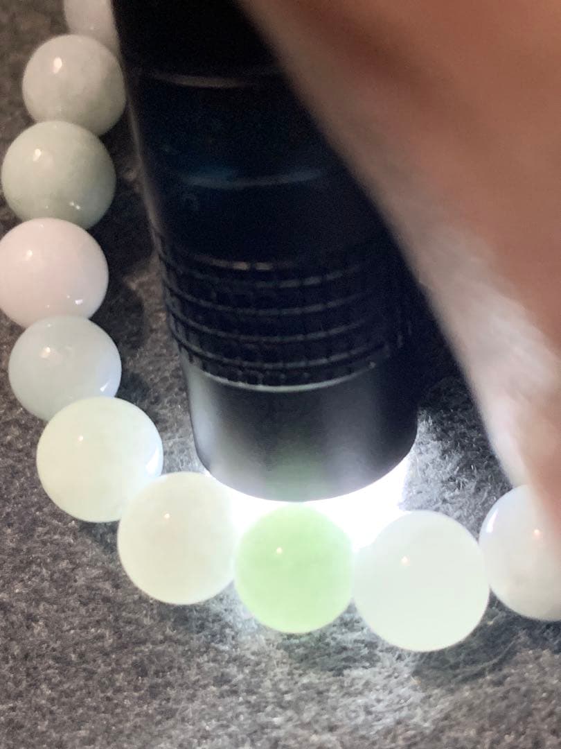 ガラス質　糸魚川本翡翠ブレスレット　上質ひすい　ヒスイ　翡翠　ヒーリング　コン沢