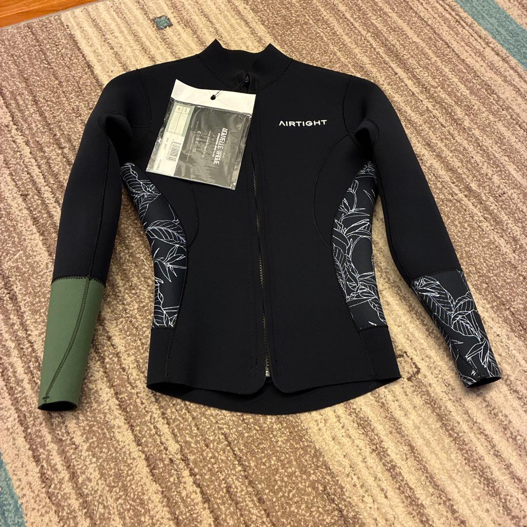 AIRTIGHT レディース タッパー　s