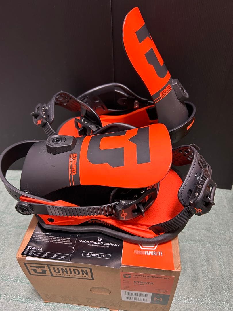 美品 箱付きUNION STRATA ビンディング Mサイズ オレンジ/ブラック