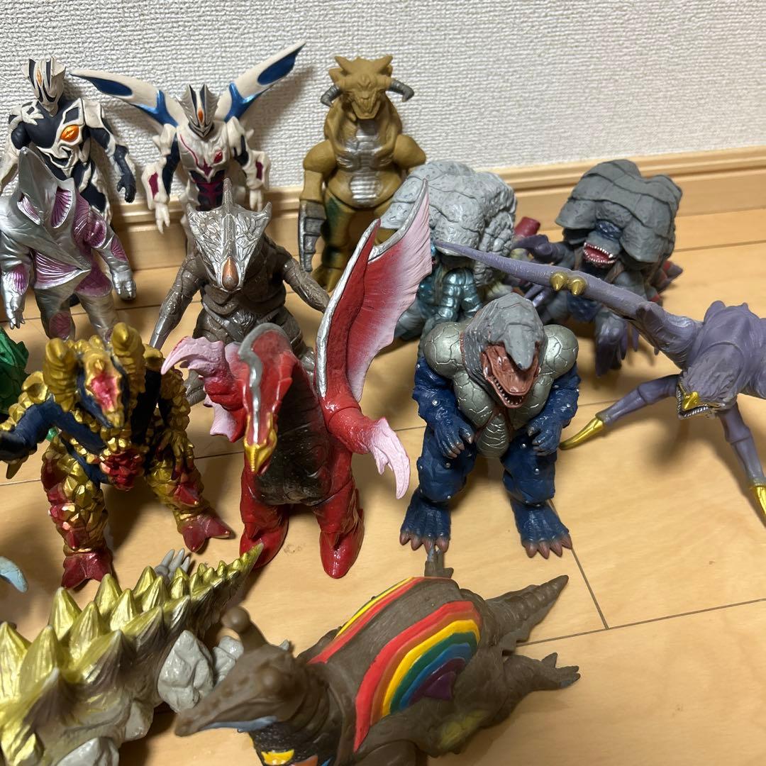 ウルトラマンティガ怪獣ソフビ　18体セット