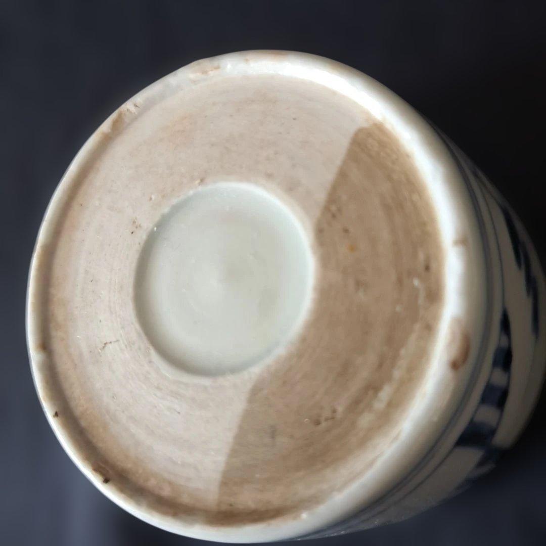 「すっきりデザイン 線と羊歯(しだ)」 古伊万里蕎麦猪口(直径7.5cm) 骨董