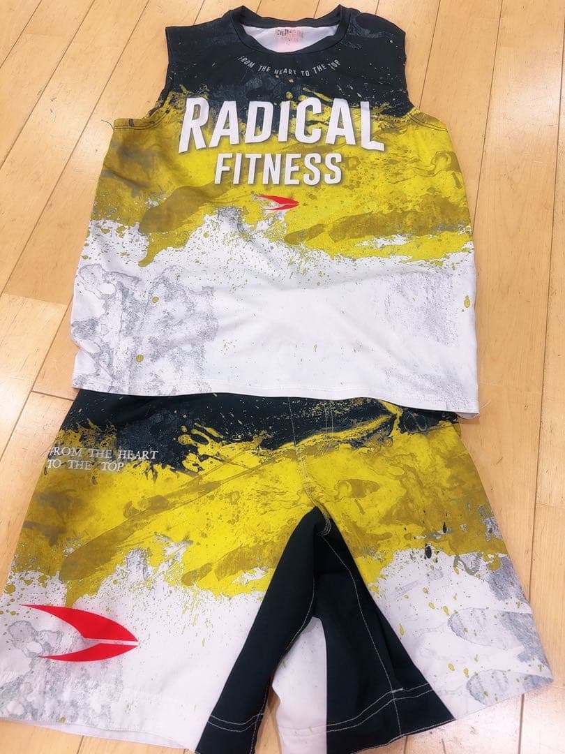 RADICAL FITNESS タンクトップ＆ショートパンツ セットアップ