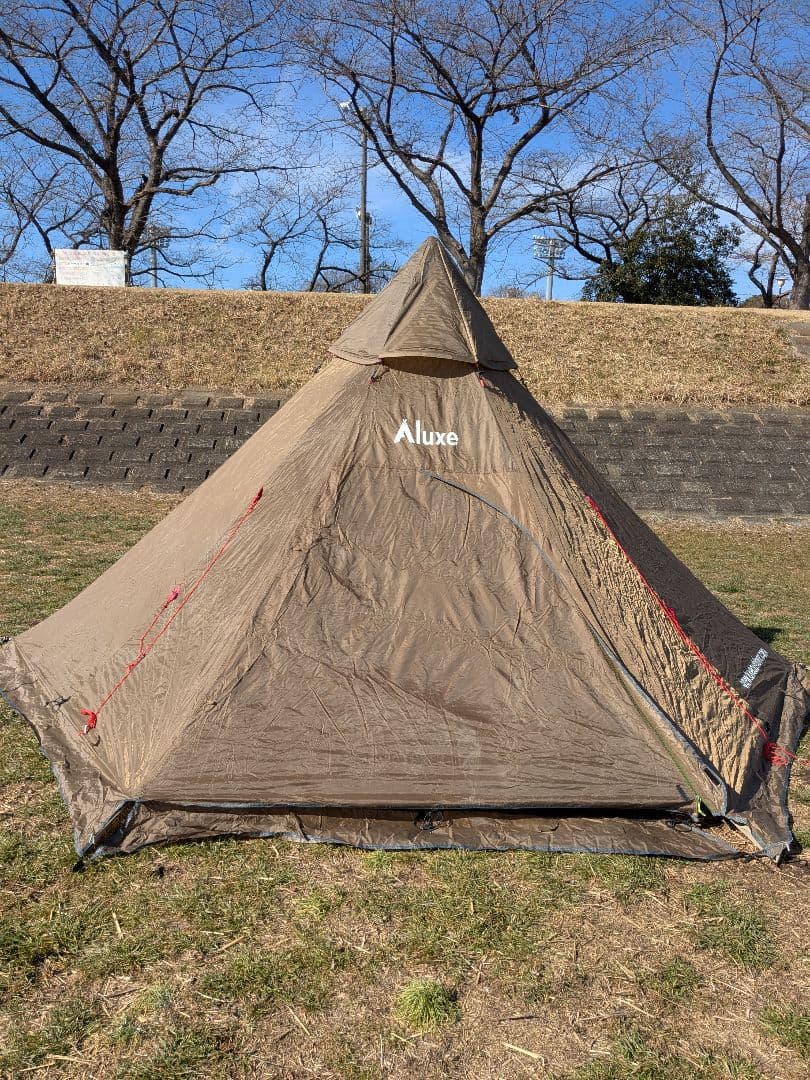 訳あり　luxe（ルクセ）　メガホーンⅢシェルター　ワンポールテント