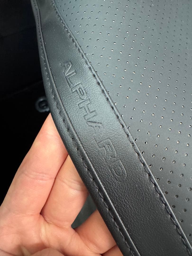 入荷困難　レザー　アルファード　alphard 座席クッション　シートクッション