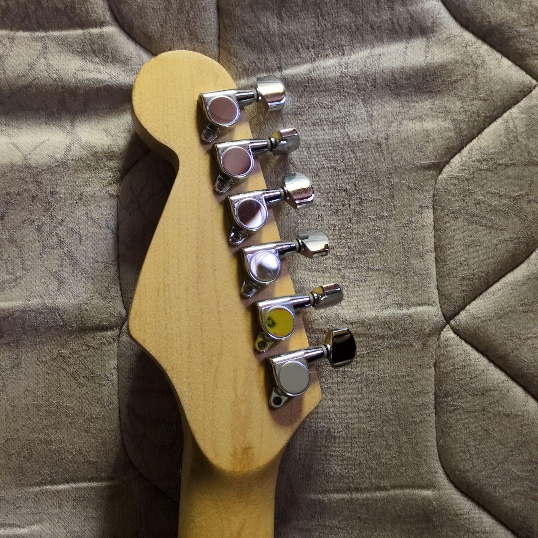 美品　PnotntGenic　SELDER エレキギター 赤　ケース付き