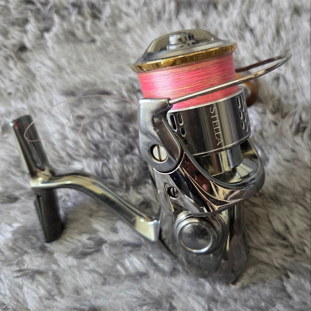 シマノ　18ステラ C2500SHG ウッドハンドルノブ付き