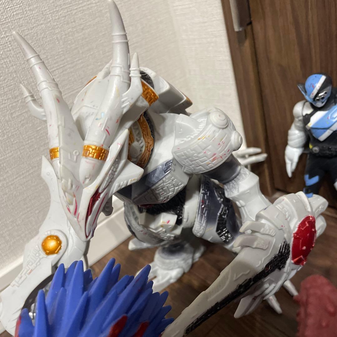 【送料無料】ウルトラマン&怪獣&仮面ライダー16体セット