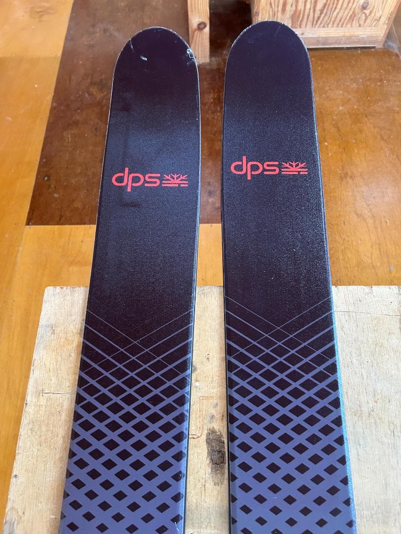 DPS KOALA 179センチ　滑走日数4日　板のみ