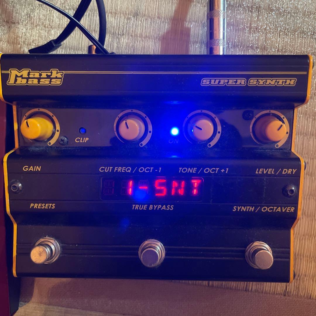 Markbass SUPER SYNTH エフェクター