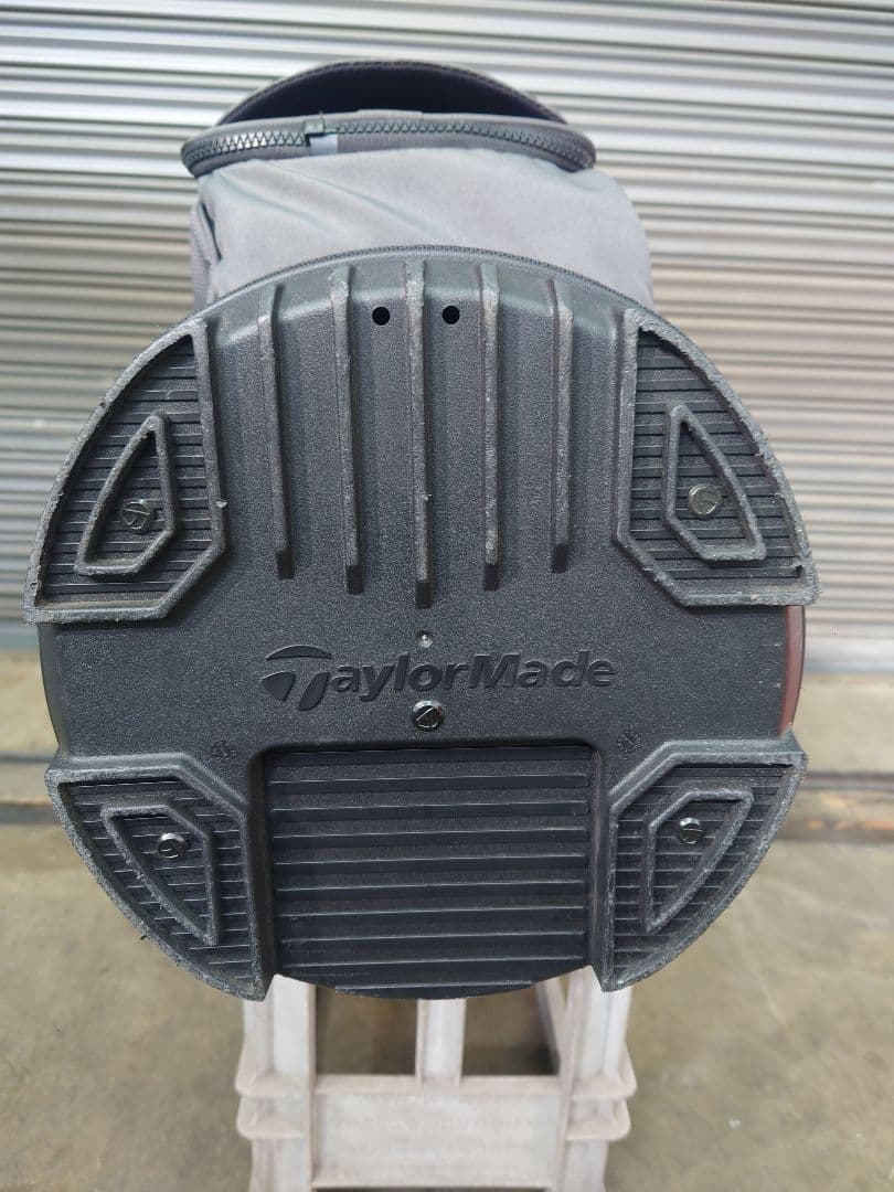 TaylorMade 日本未発売　１４分割キャディバッグ　中古