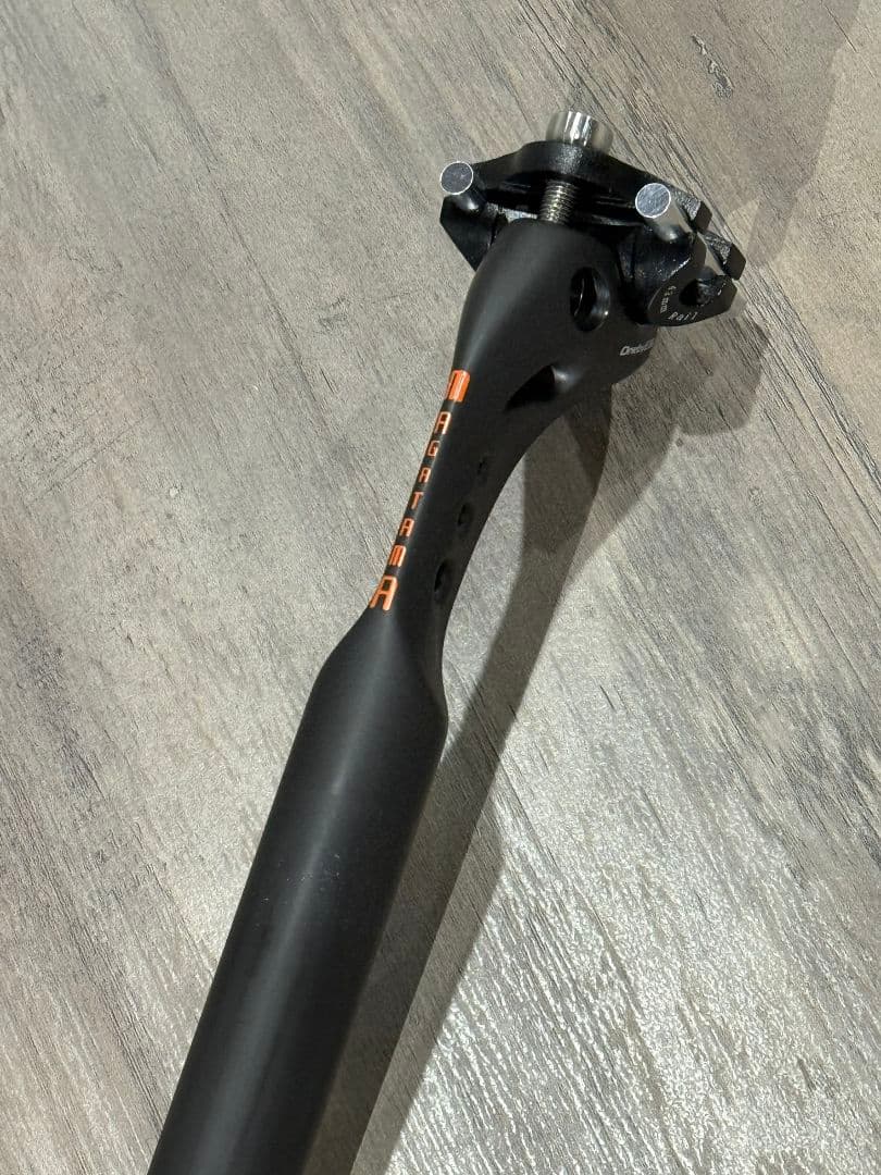 ワンバイエス φ27.2マガタマシートポスト 43mmクランプ付