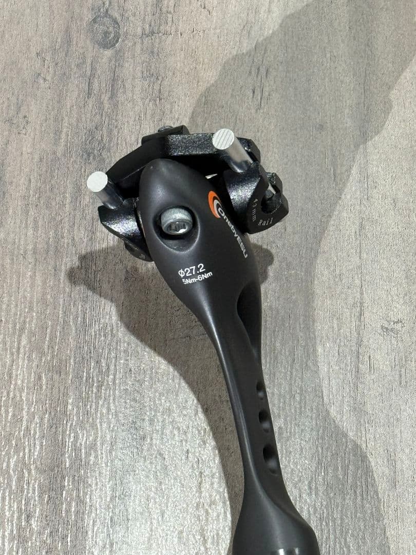 ワンバイエス φ27.2マガタマシートポスト 43mmクランプ付