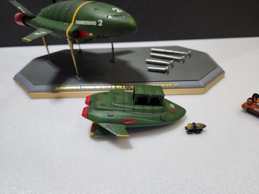 【究極のプロ完成品No11】究極サンダーバード2号　伸縮脚　コンテナマグネット式