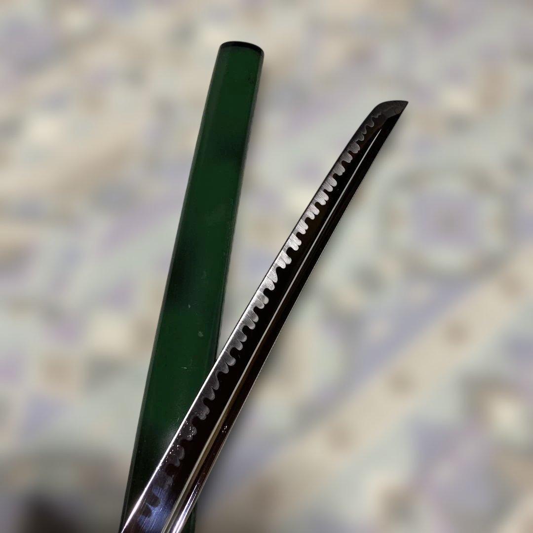 上級居合大刀 黒柄 十字透し丸鍔 緑暈し呂鞘