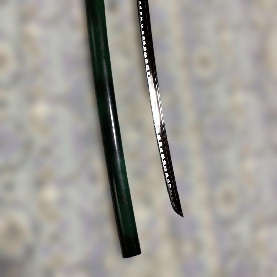 上級居合大刀 黒柄 十字透し丸鍔 緑暈し呂鞘