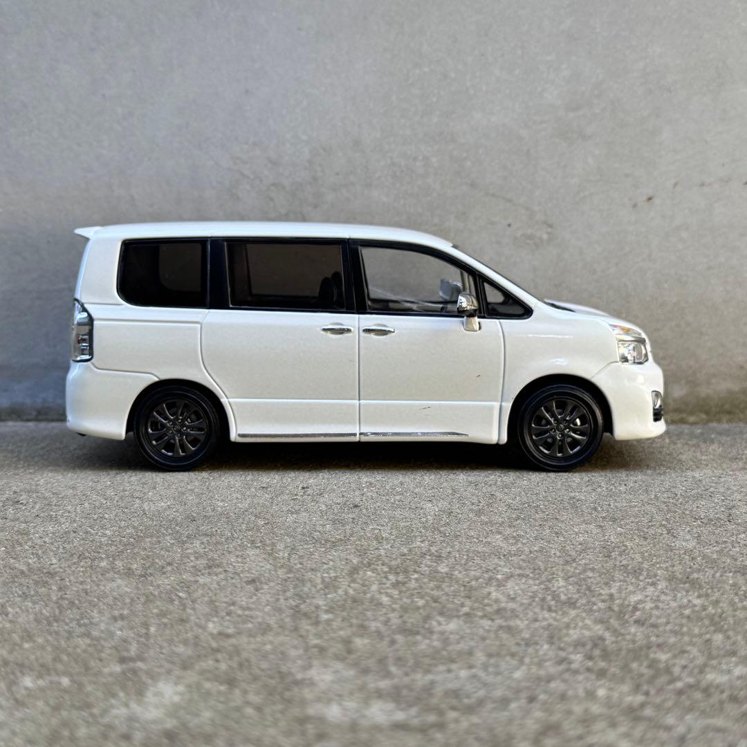 70 後期 ヴォクシー カラーサンプル ミニカー