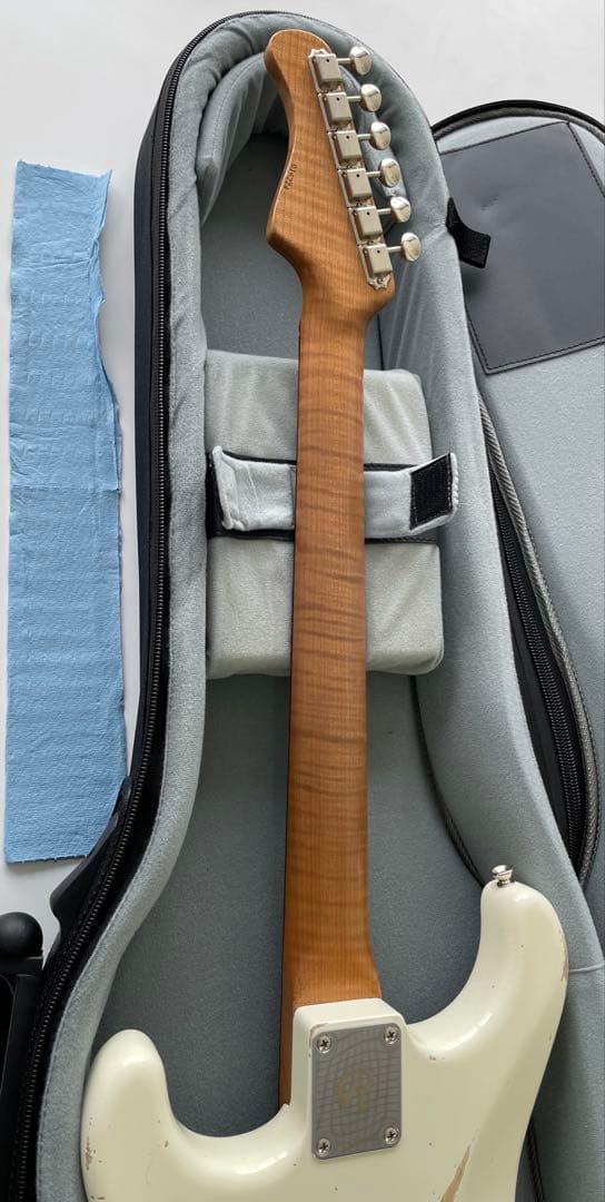 Red house guitars オーダーストラトタイプ